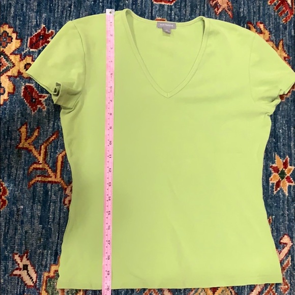 cotton/spandex Ann Taylor v neck short sleeve tee - Picture 7 of 10